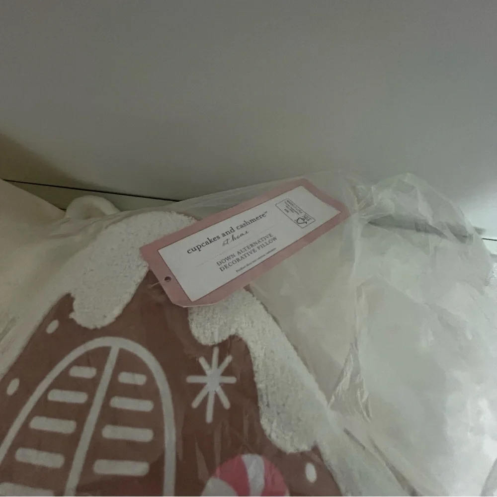 NEW Cupcakes & Cashmere Christmas Gingerbread House Pillow Holiday Decor